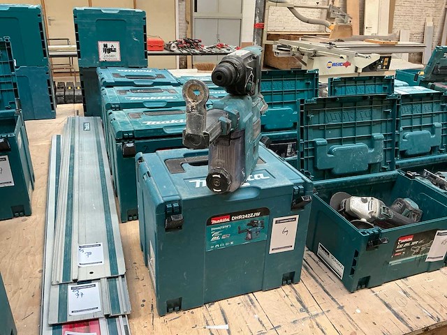 2023 makita dhr242 combihamer met stofafzuiging - afbeelding 1 van  3