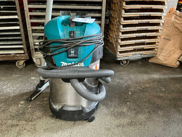2023 makita vc3011l industriële stofzuiger - afbeelding 2 van  7