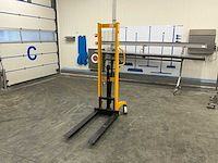 2023 manutan a170141 handstacker - afbeelding 1 van  12