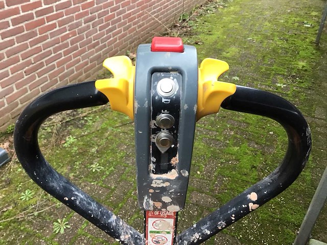 2023 manutan elektrische palletwagen - afbeelding 4 van  5