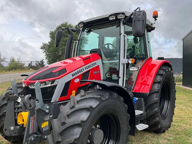 2023 massey ferguson 5s.115 vierwielaangedreven landbouwtractor - afbeelding 2 van  44
