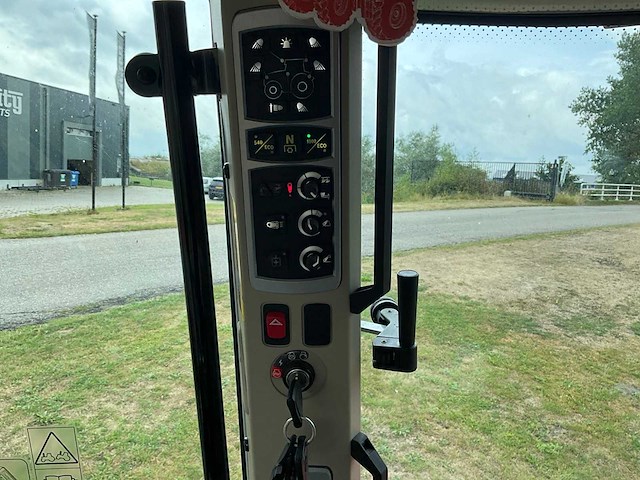 2023 massey ferguson 5s.115 vierwielaangedreven landbouwtractor - afbeelding 28 van  44