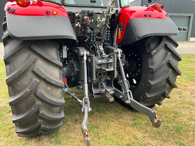 2023 massey ferguson 5s.115 vierwielaangedreven landbouwtractor - afbeelding 11 van  43