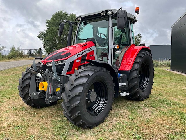 2023 massey ferguson 5s.115 vierwielaangedreven landbouwtractor - afbeelding 1 van  43