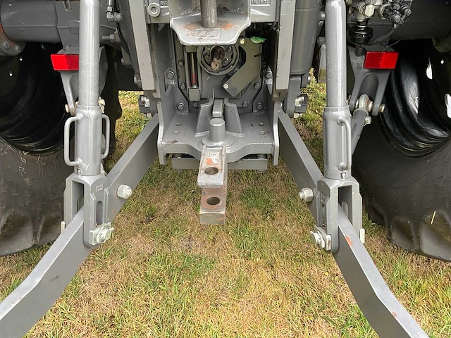 2023 massey ferguson 5s.115 vierwielaangedreven landbouwtractor - afbeelding 15 van  43