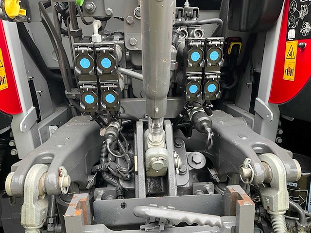 2023 massey ferguson 5s.115 vierwielaangedreven landbouwtractor - afbeelding 16 van  43