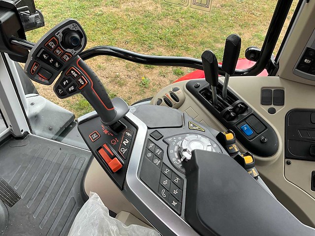 2023 massey ferguson 5s.115 vierwielaangedreven landbouwtractor - afbeelding 26 van  43