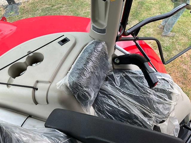 2023 massey ferguson 5s.115 vierwielaangedreven landbouwtractor - afbeelding 31 van  43