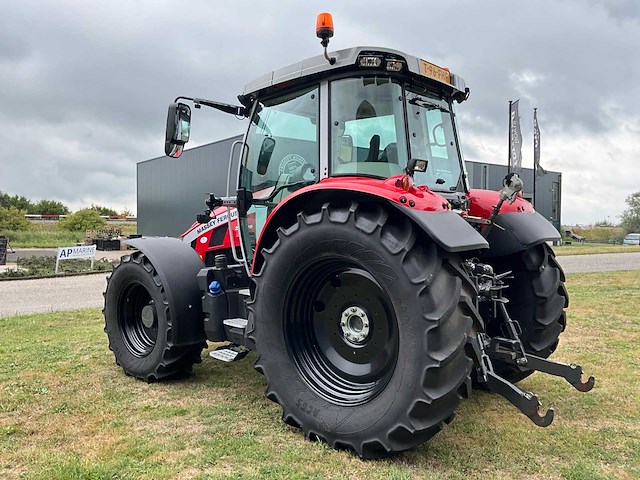 2023 massey ferguson 5s.115 vierwielaangedreven landbouwtractor - afbeelding 42 van  43