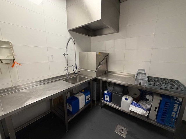 2023 maxima hq 2000 ultra korvenvaatwasmachine met rvs aan- en afvoertafel en rvs afzuigkap en waterontharder - afbeelding 1 van  12