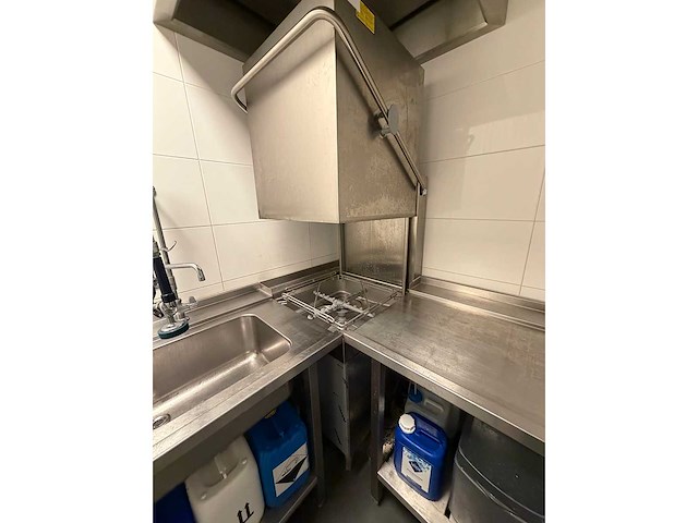 2023 maxima hq 2000 ultra korvenvaatwasmachine met rvs aan- en afvoertafel en rvs afzuigkap en waterontharder - afbeelding 7 van  12