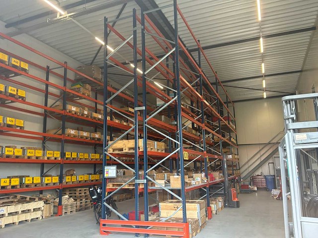 2023 mecalux palletstelling - afbeelding 10 van  15