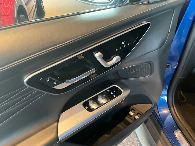 2023 mercedes-benz glc-klasse 300e 4matic amg line personenauto - afbeelding 13 van  36