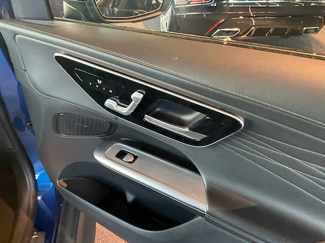 2023 mercedes-benz glc-klasse 300e 4matic amg line personenauto - afbeelding 18 van  36