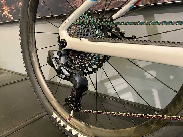 2023 mondraker f-podium carbon rr sl mountainbike - 43cm - afbeelding 4 van  13