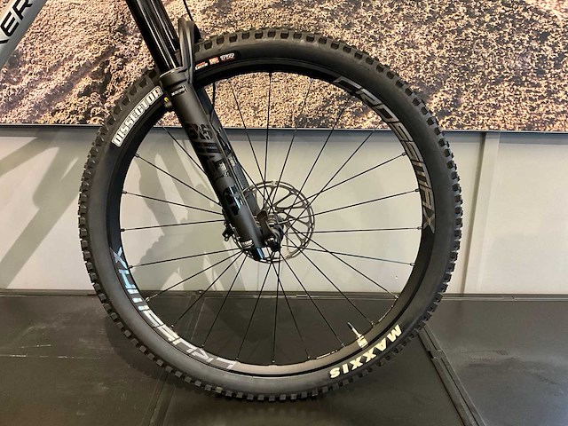 2023 mondraker raze carbon r mountainbike - l - afbeelding 11 van  12