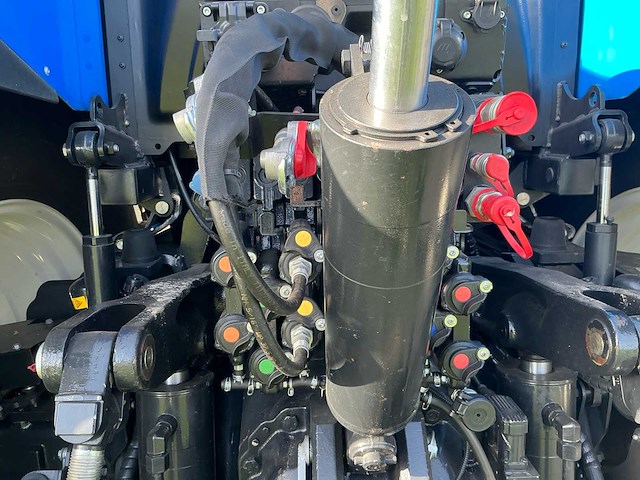 2023 new holland t7.300 vierwielaangedreven landbouwtractor - afbeelding 8 van  44