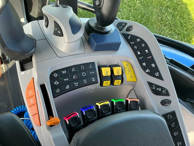 2023 new holland t7.300 vierwielaangedreven landbouwtractor - afbeelding 31 van  44