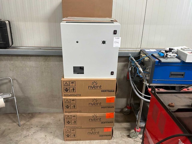 2023 nvent hoffman schakelkastbehuizing (6x) - afbeelding 6 van  7