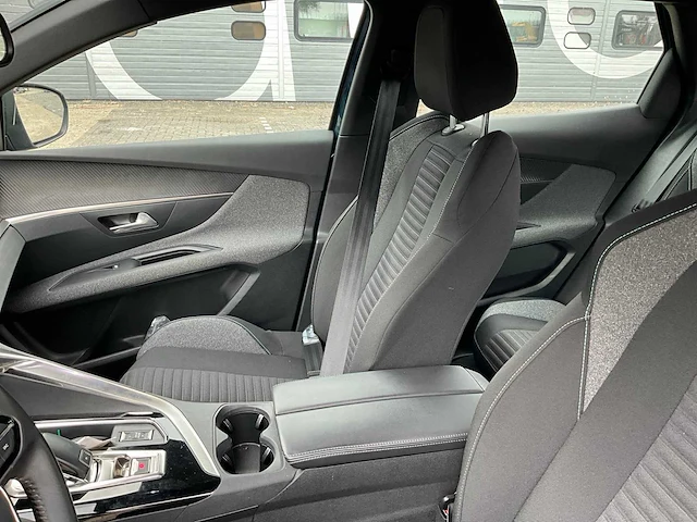 2023 peugeot 3008 1.5hdi personenauto - afbeelding 28 van  46