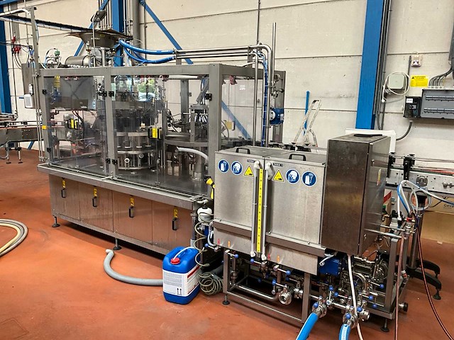 2023 raveco tribloc tr-480-12 automatische flessen bottellijn - afbeelding 11 van  16