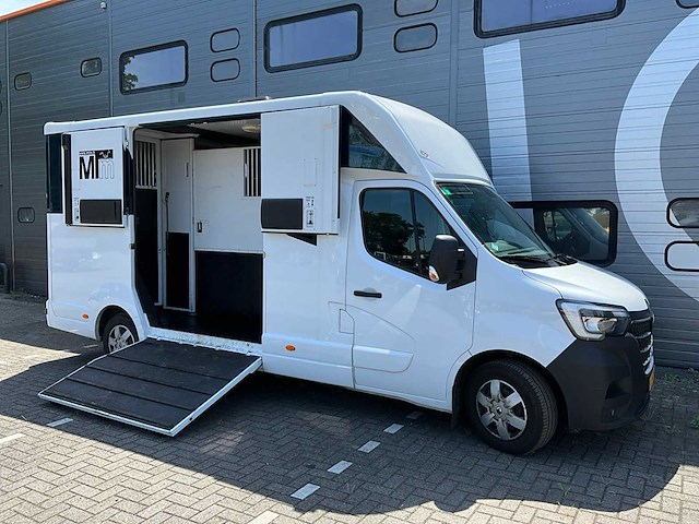 2023 renault master t35 2.3dci paarden truck mtm opbouw - afbeelding 12 van  36