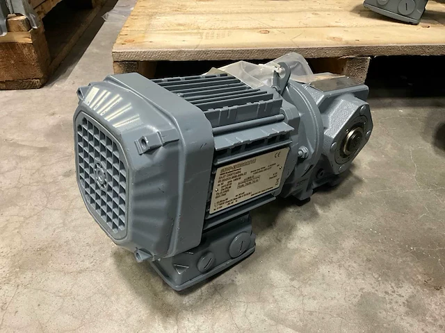 2023 sew-eurodrive sa37 drn71ms4 0,25kw reductiemotor - afbeelding 2 van  5