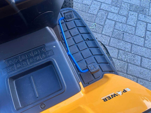 2023 stiga sdst 98 elektrische zitmaaier - afbeelding 12 van  12