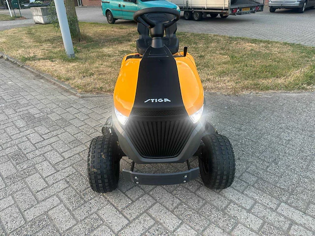 2023 stiga sdst 98 elektrische zitmaaier - afbeelding 8 van  12