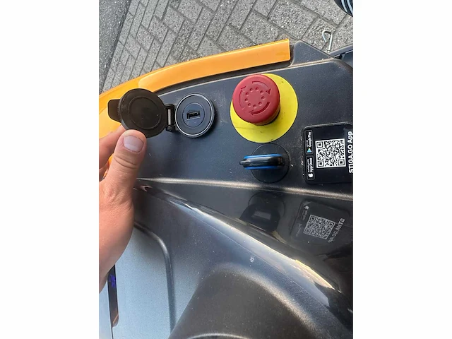 2023 stiga sdst 98 elektrische zitmaaier - afbeelding 11 van  12