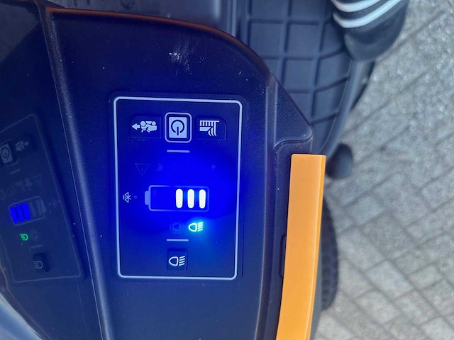 2023 stiga sdst 98 elektrische zitmaaier - afbeelding 11 van  12