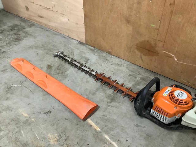 2023 stihl hs82r heggenschaar - afbeelding 3 van  4