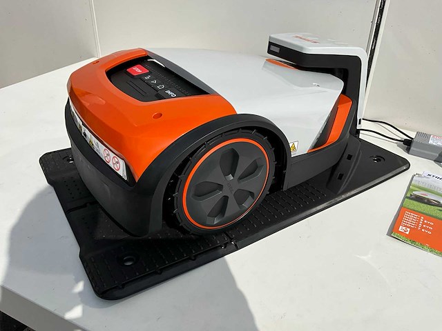 2023 stihl imow 6 robotmaaier - afbeelding 3 van  10