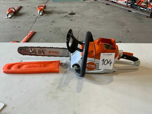 2023 stihl msa220c kettingzaag - afbeelding 1 van  5