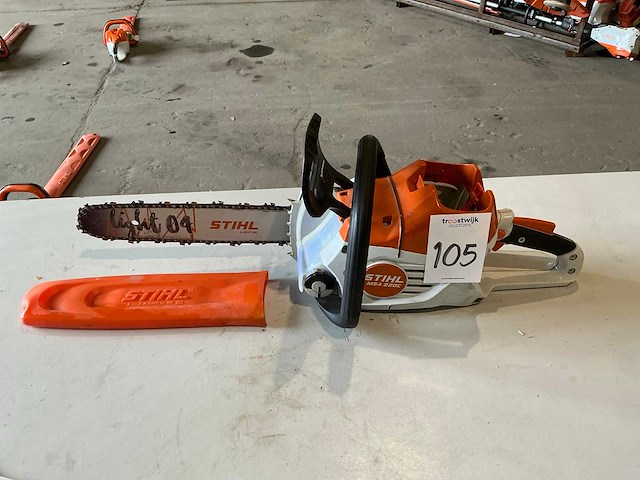 2023 stihl msa220c kettingzaag - afbeelding 1 van  6