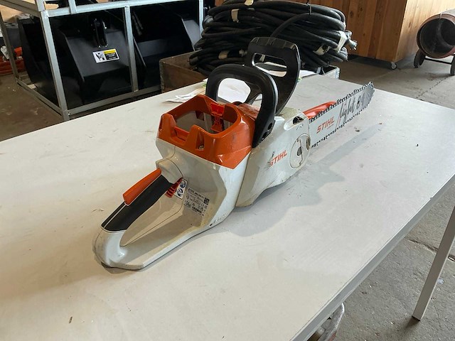 2023 stihl msa220c kettingzaag - afbeelding 2 van  3