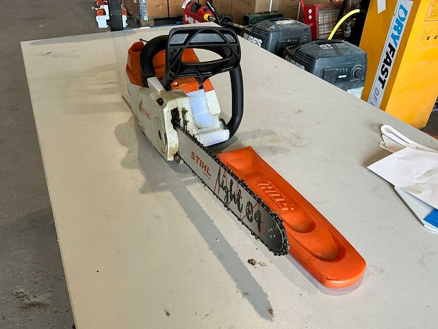 2023 stihl msa220c kettingzaag - afbeelding 2 van  5