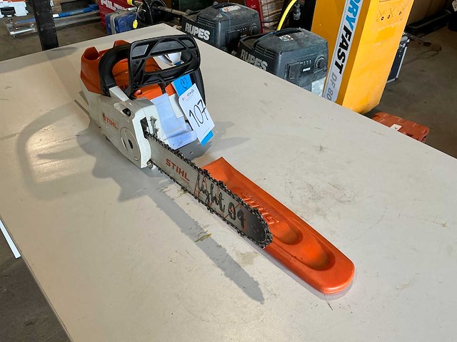 2023 stihl msa220c kettingzaag - afbeelding 3 van  6