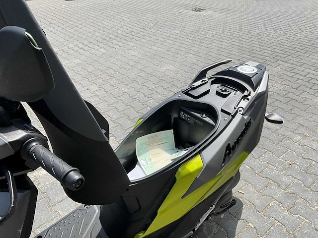 2023 suzuki avensis motorscooter - afbeelding 5 van  14