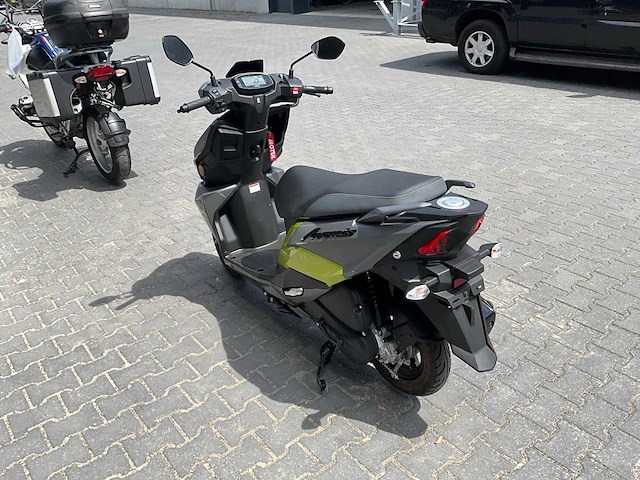 2023 suzuki avensis motorscooter - afbeelding 7 van  14