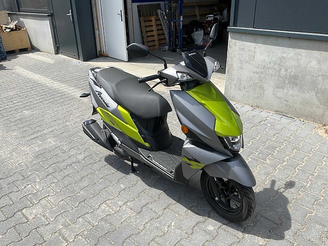 2023 suzuki avensis motorscooter - afbeelding 9 van  14