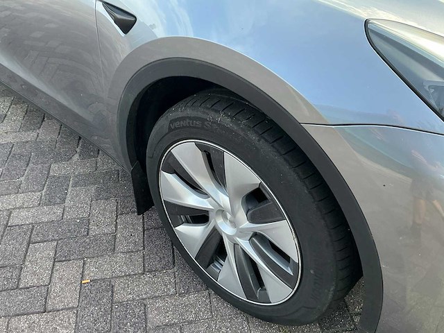2023 tesla model y long range awd 75kwh - afbeelding 10 van  31