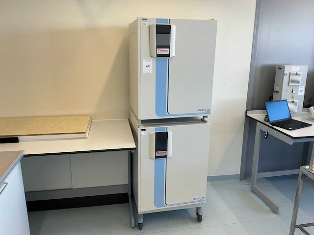 2023 thermowetenschappelijk heracell 150i gp laboratorium co2-incubator (2x) - afbeelding 1 van  9