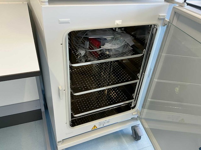 2023 thermowetenschappelijk heracell 150i gp laboratorium co2-incubator (2x) - afbeelding 5 van  9
