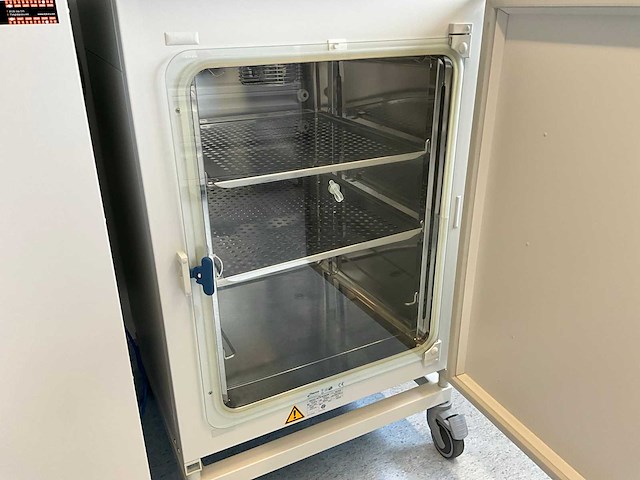 2023 thermowetenschappelijke heracell 150i gp laboratorium co2-incubator (4x) - afbeelding 9 van  12