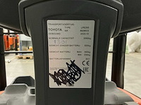 2023 toyota lpe200 elektrische palletwagen met platform - afbeelding 3 van  12