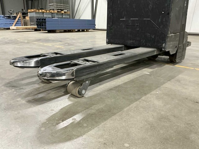 2023 toyota lpe200 elektrische palletwagen met platform - afbeelding 10 van  12