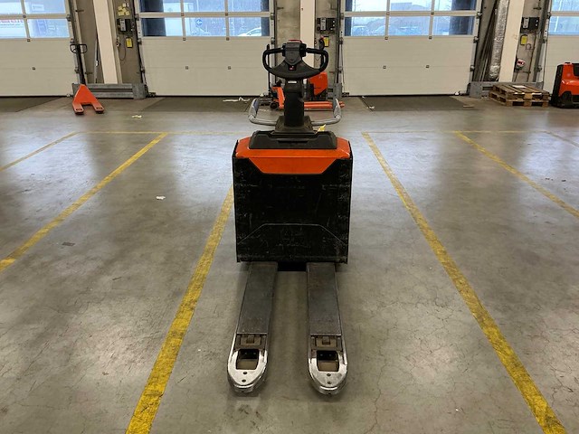 2023 toyota lpe200 meerijpallettruck - afbeelding 6 van  13