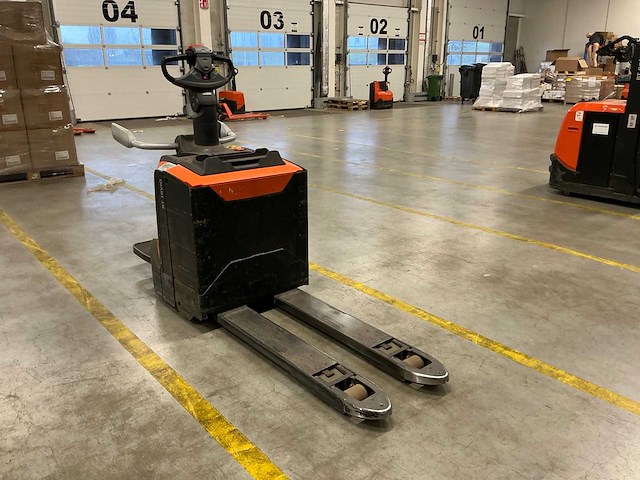 2023 toyota lpe200 meerijpallettruck - afbeelding 8 van  14