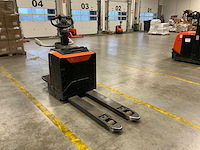 2023 toyota lpe200 meerijpallettruck - afbeelding 8 van  14